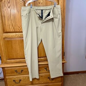 Lululemon ABC Classic-Fit Trouser 34L Warpstreme Wacky Khaki Men’s Sz 44 Work
